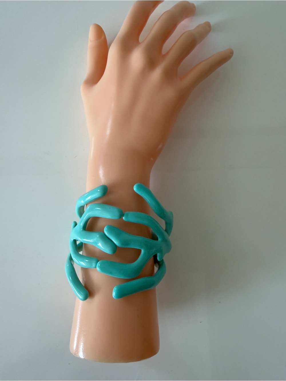 ANGELA CAPUTI Hinged Resin Coral Bracelet Bangle Bracelet - Blue